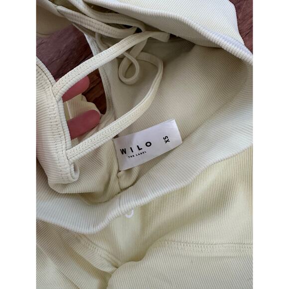 Wilo Green Workout Shorts & Sports Bra Set - Picture 3 of 3